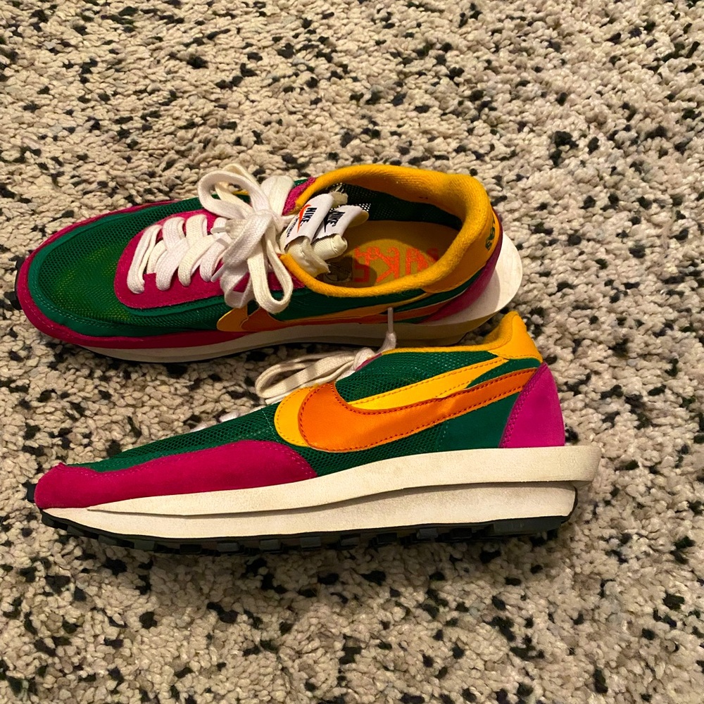 NIKE SACAI WAFFLE Sz. 9 PRE-OWNED w/o Box